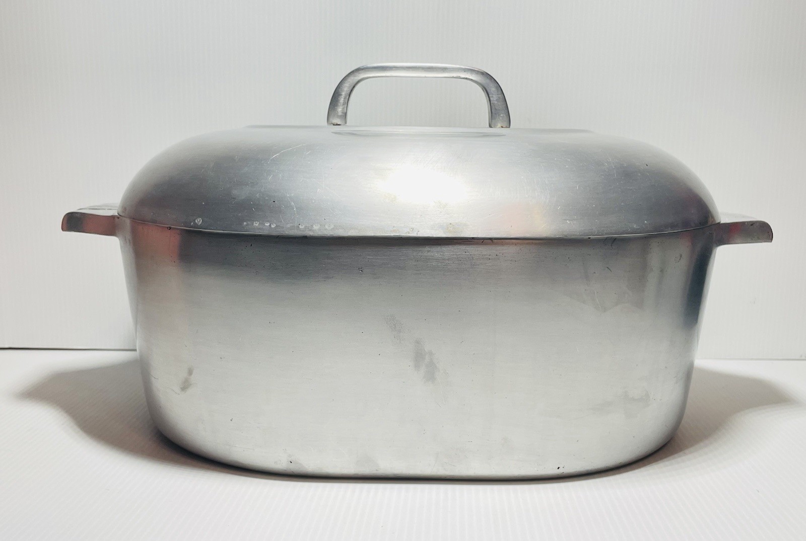 VTG Wagner Ware Sidney Magnalite 8 Quart Dutch Oven #4265-M made 1934-1959