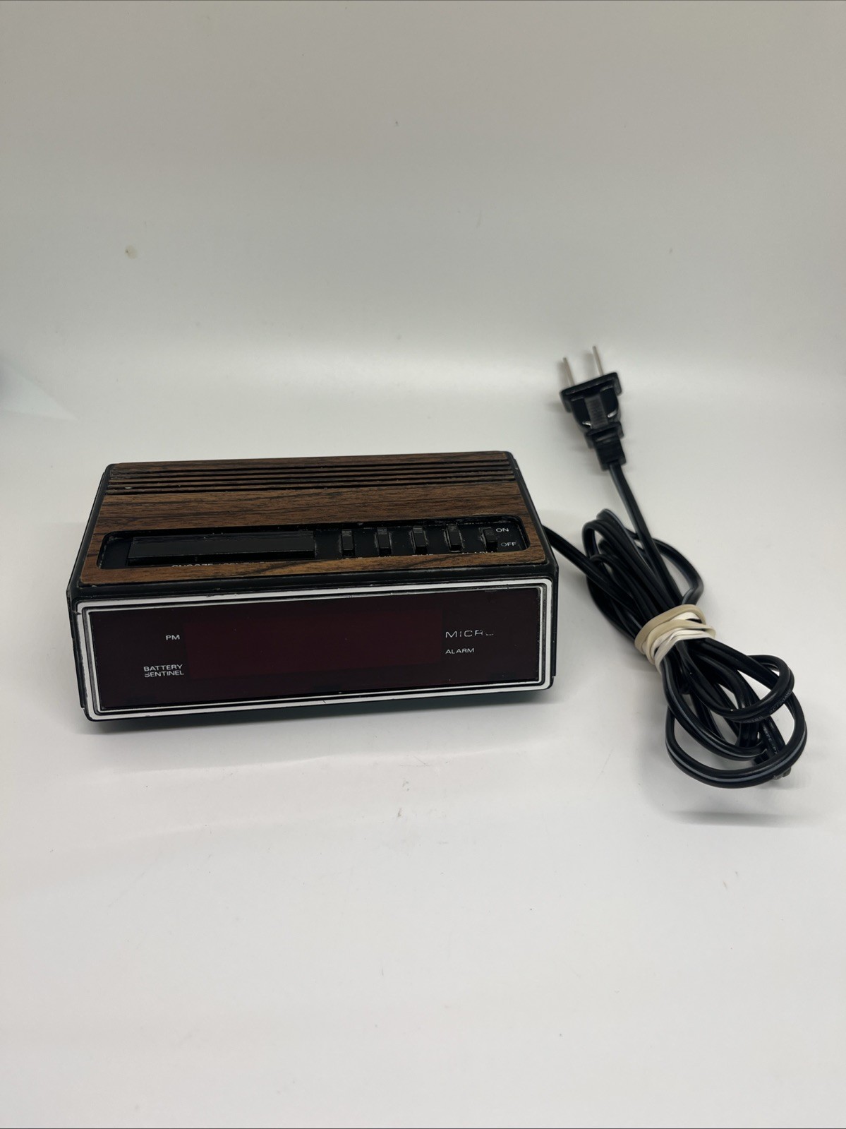 Vintage Micronta Radio Shack Digital Alarm Clock 63-754 Faux Wood Tested-Read