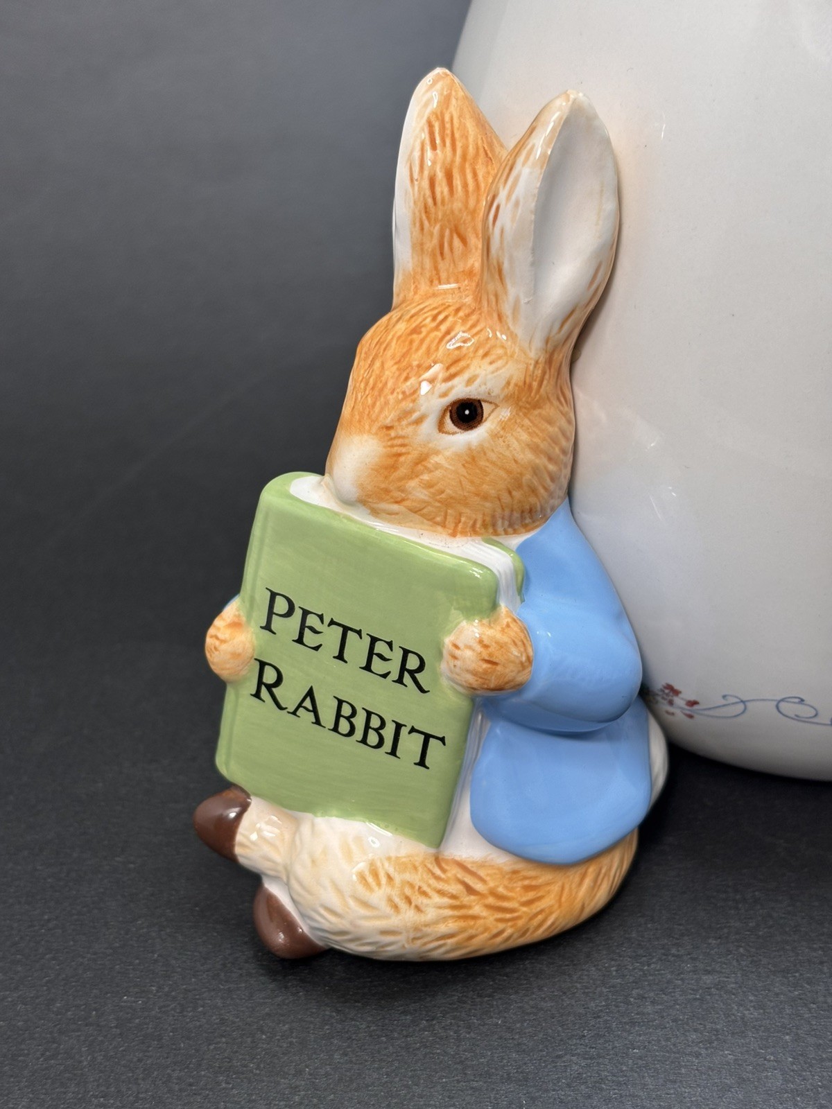 Vintage Beatrix Potter Peter Rabbit Ceramic  Egg Shape Lined Jar,Vase Sculpture 