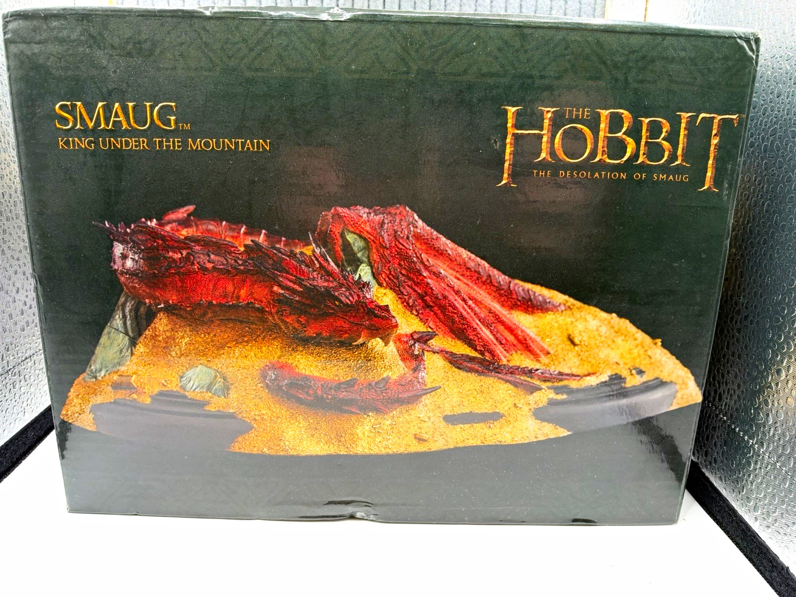 Smaug King Under the Mountain Dragon Figure/Statue - The Hobbit