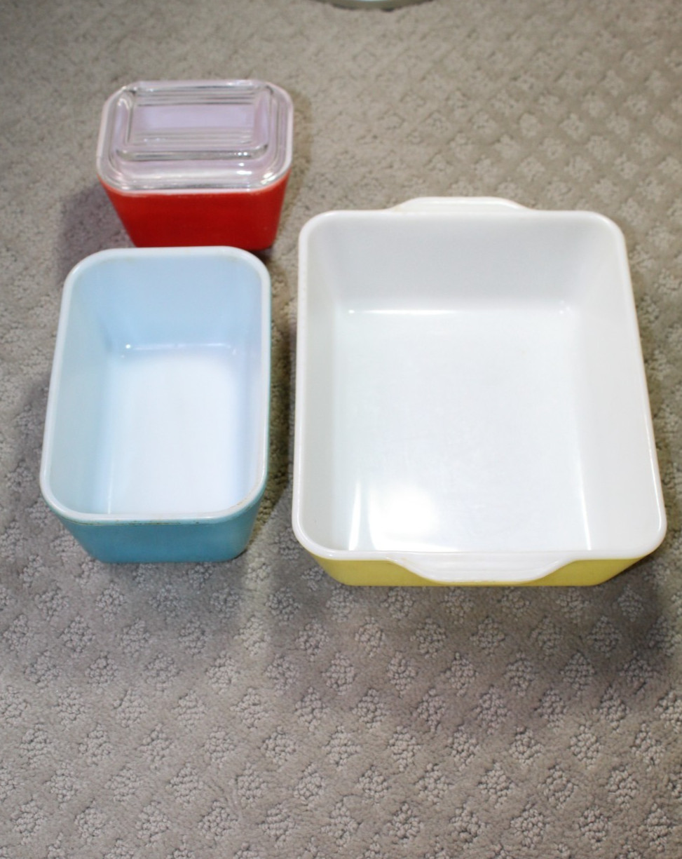 Set of 4 Vintage Primary Color Fridgies -Red 501 w Lid, Blue 502, Yellow 503