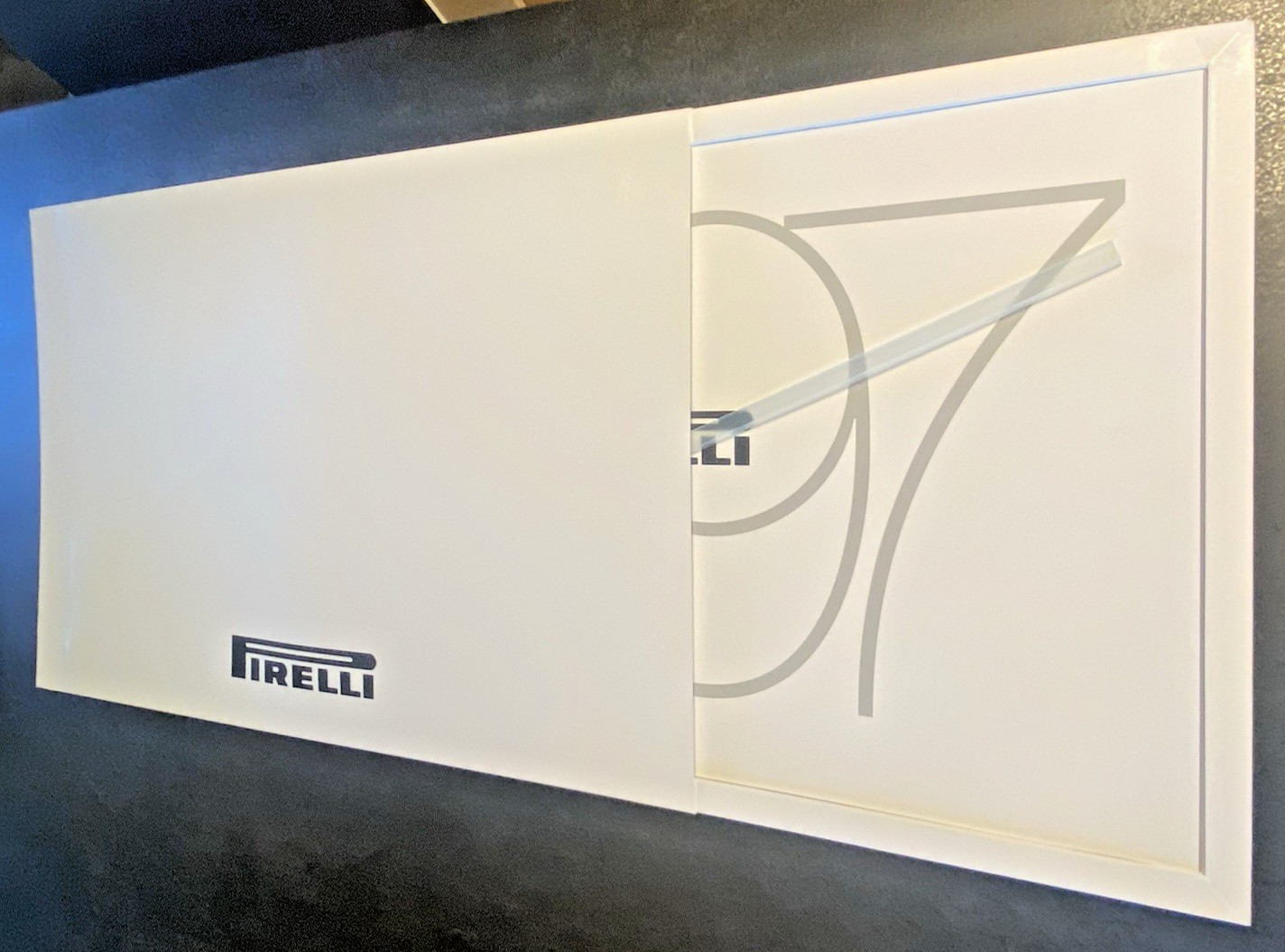 1997 Pirelli Calendar with Original Box and Cardboard * - Numbered - Nice Condition. 1997 Pirelli Calendar with Original Box and Cardboard * - Numbered - Nice Condition.