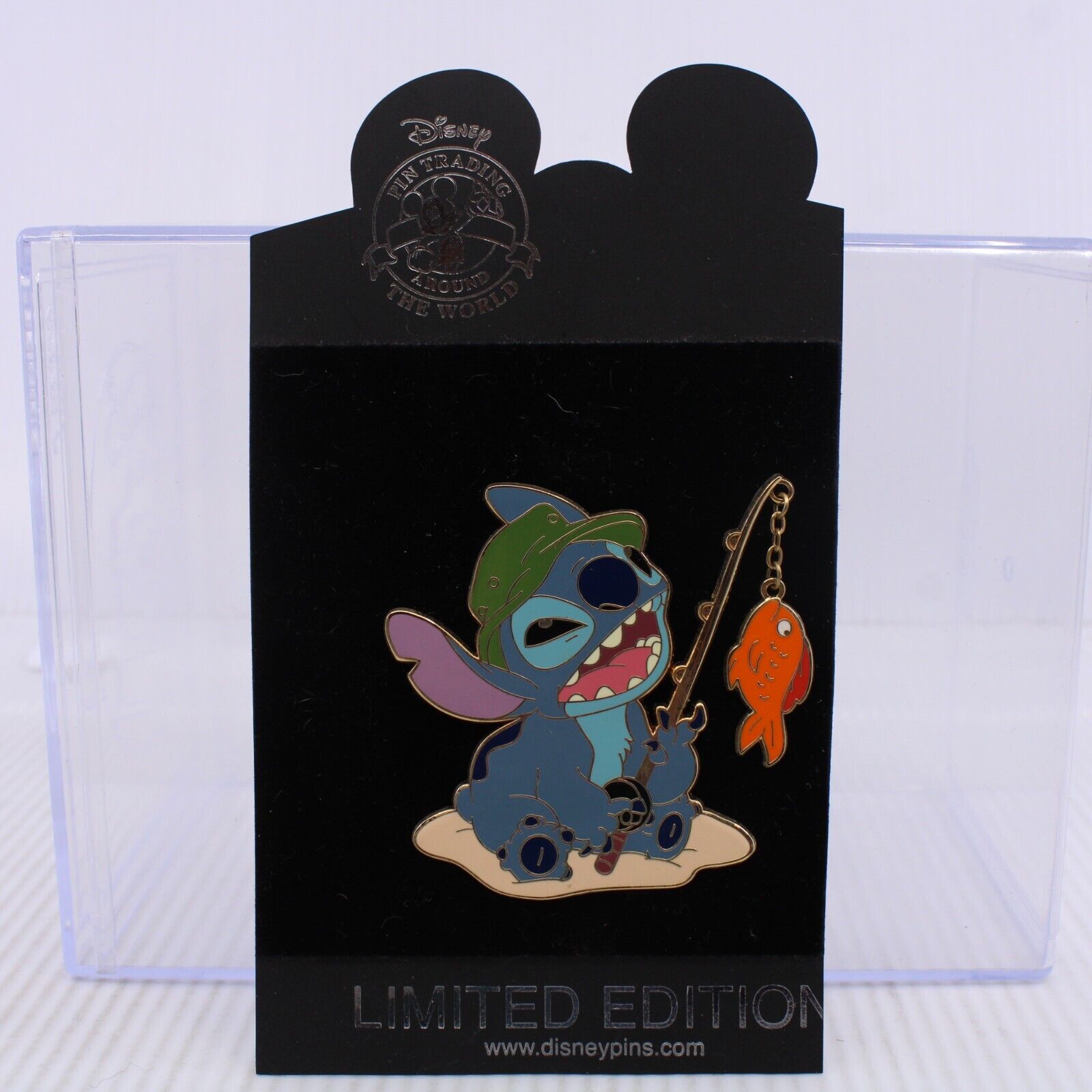 B5 Disney Shopping DS LE 100 Pin Stitch Summer Vacation Fishing ONLY