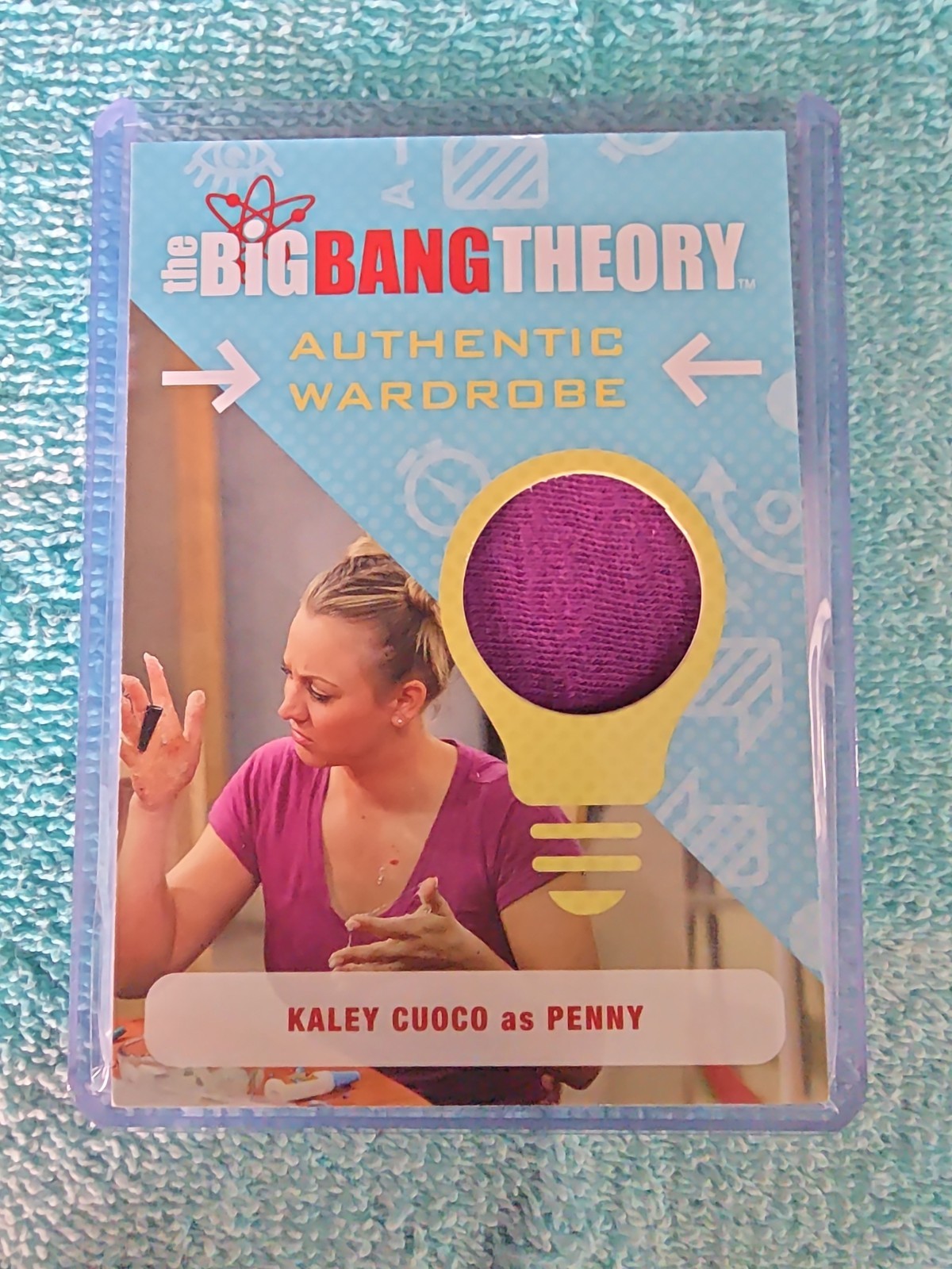 Cryptozoic Big Bang Theory S6 & 7 Authentic Wardrobe Card Penny M19 Kaley Cuoco