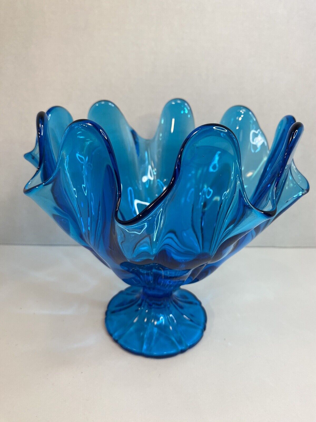 Vintage LE Smith Glass Handkerchief Vase Blue hand blown Pedestal Dish 7\