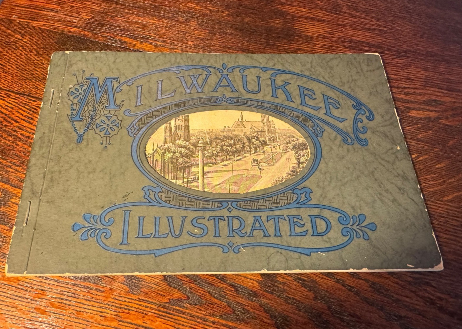 Milwaukee Illustrated 1920s E C Kropp Souvenir Photo Book Excellent Condition Milwaukee Illustrated 1920s E C Kropp Souvenir Photo Book Excellent Condition