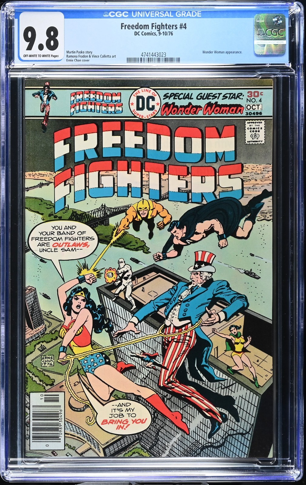 Freedom Fighters #4 CGC 9.8 OWW NEW SLAB Wonder Woman Appearance DC 1976 🇺🇸