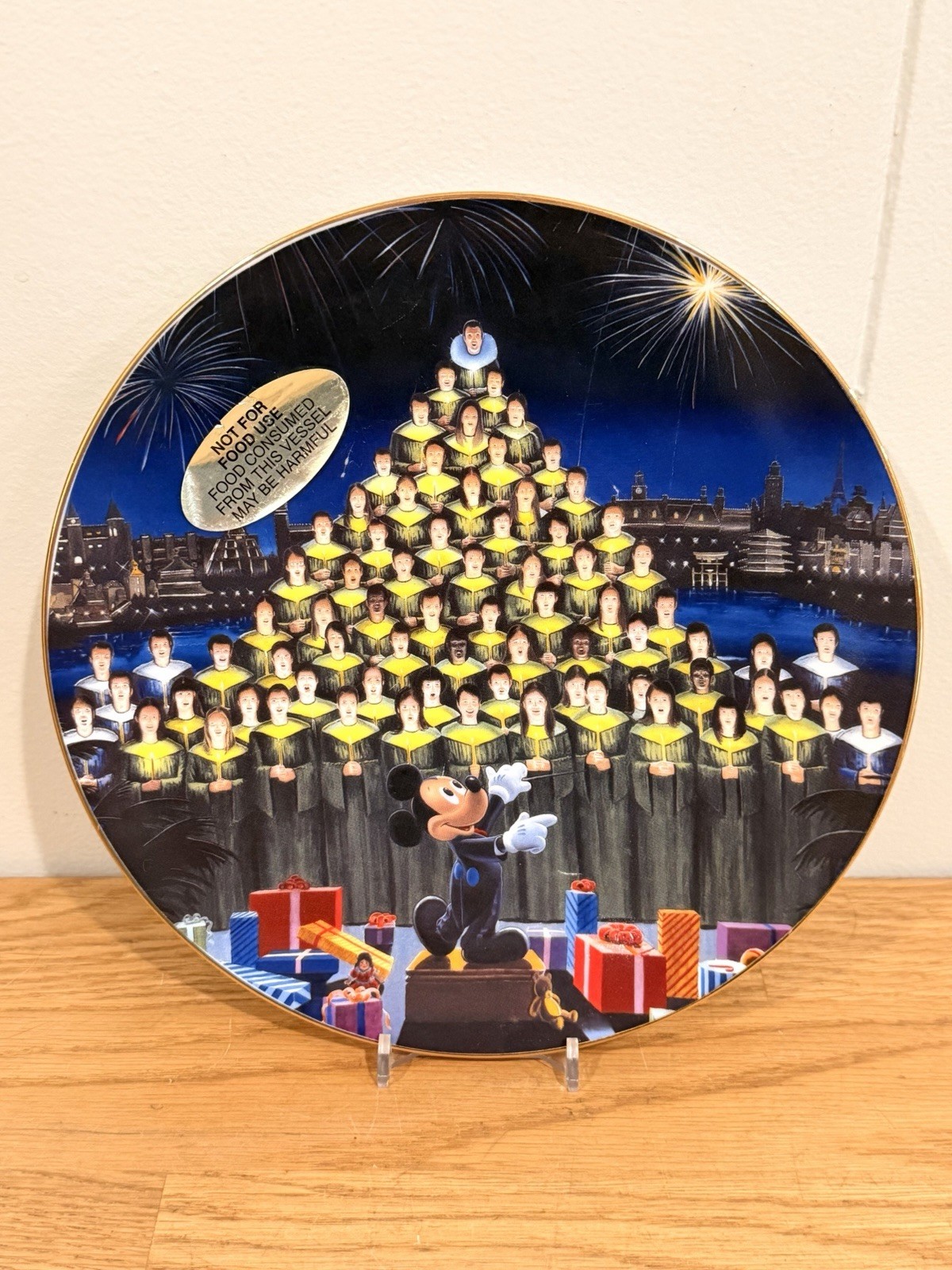 VTG 1997 Disney Holidays Around The World Epcot Mickey Christmas Plate 8”