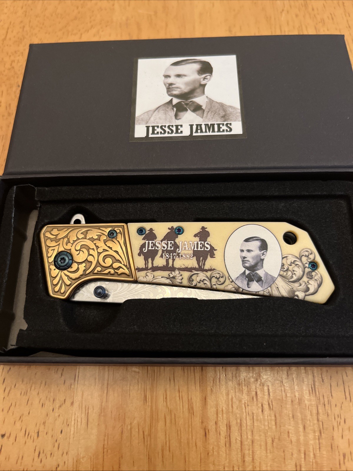 Jesse James Collectible Knife
