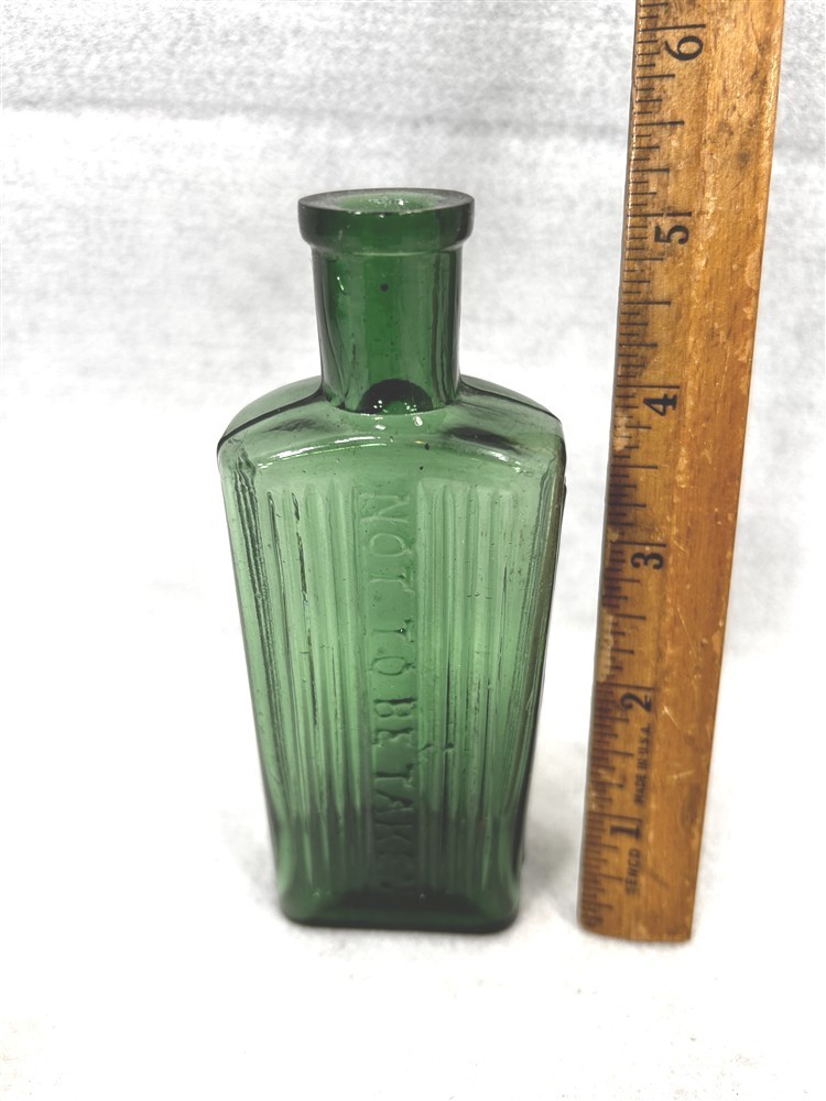 antique poison bottle green ribbed glass 5 tall original very good 19thc
