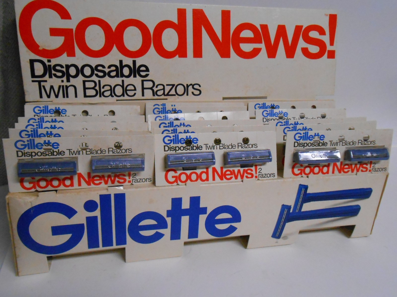 Vintage Gillette Good News Disposable Razors 16 Twin Packs w/ Store Display