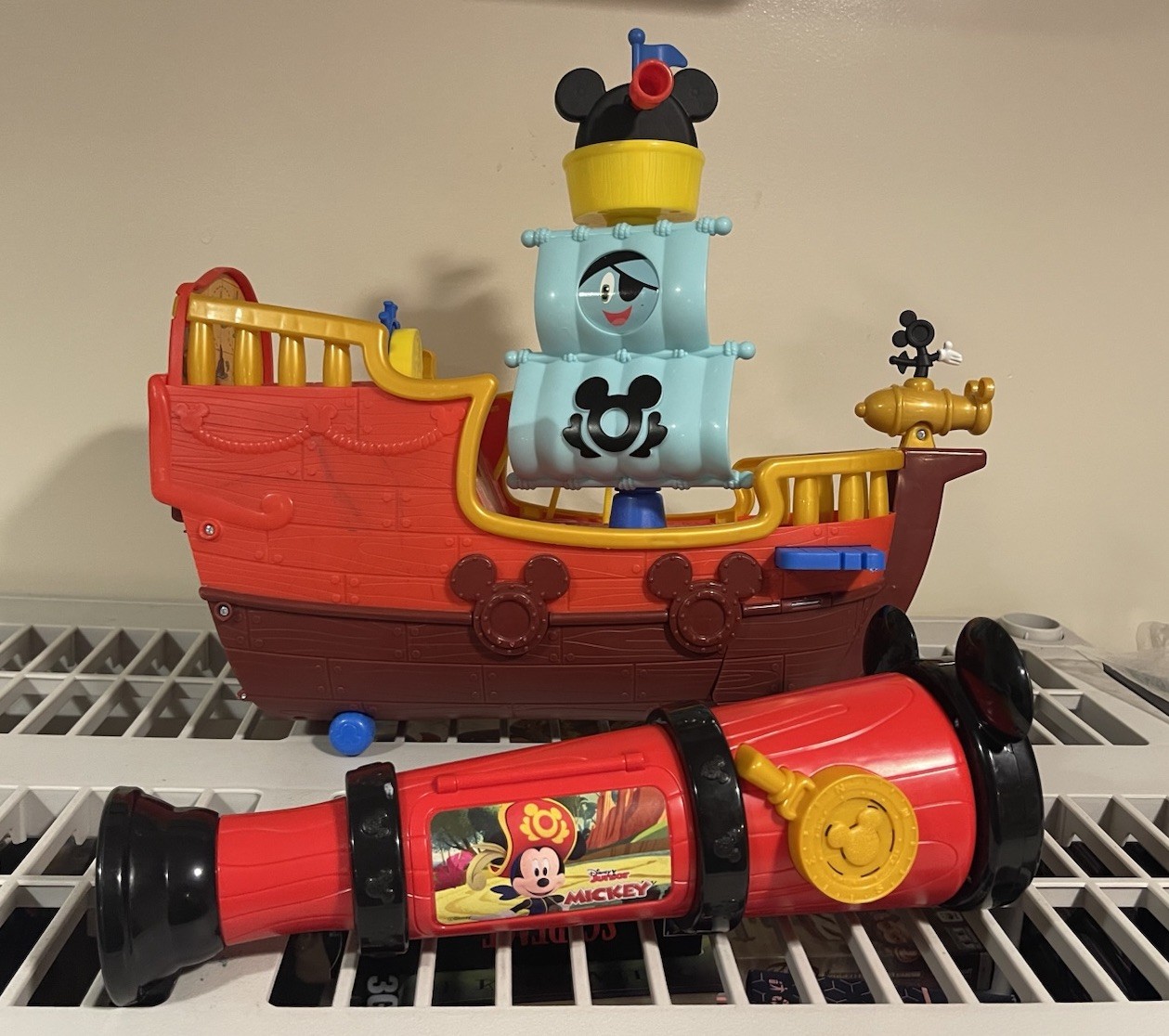 Disney Junior Mickey Mouse Funhouse Treasure Adventure Pirates Ship Playset Disney Junior Mickey Mouse Funhouse Treasure Adventure Pirates Ship Playset