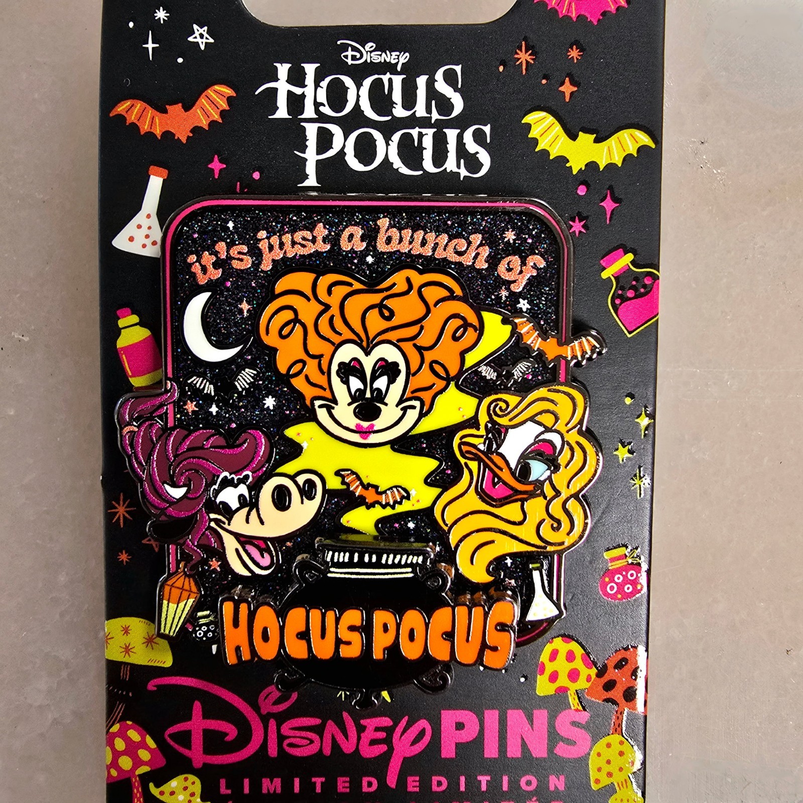 NEW 2026 DISNEY HOCUS POCUS MINNIE CLARABELLE DAISY LIMITED EDITION PIN