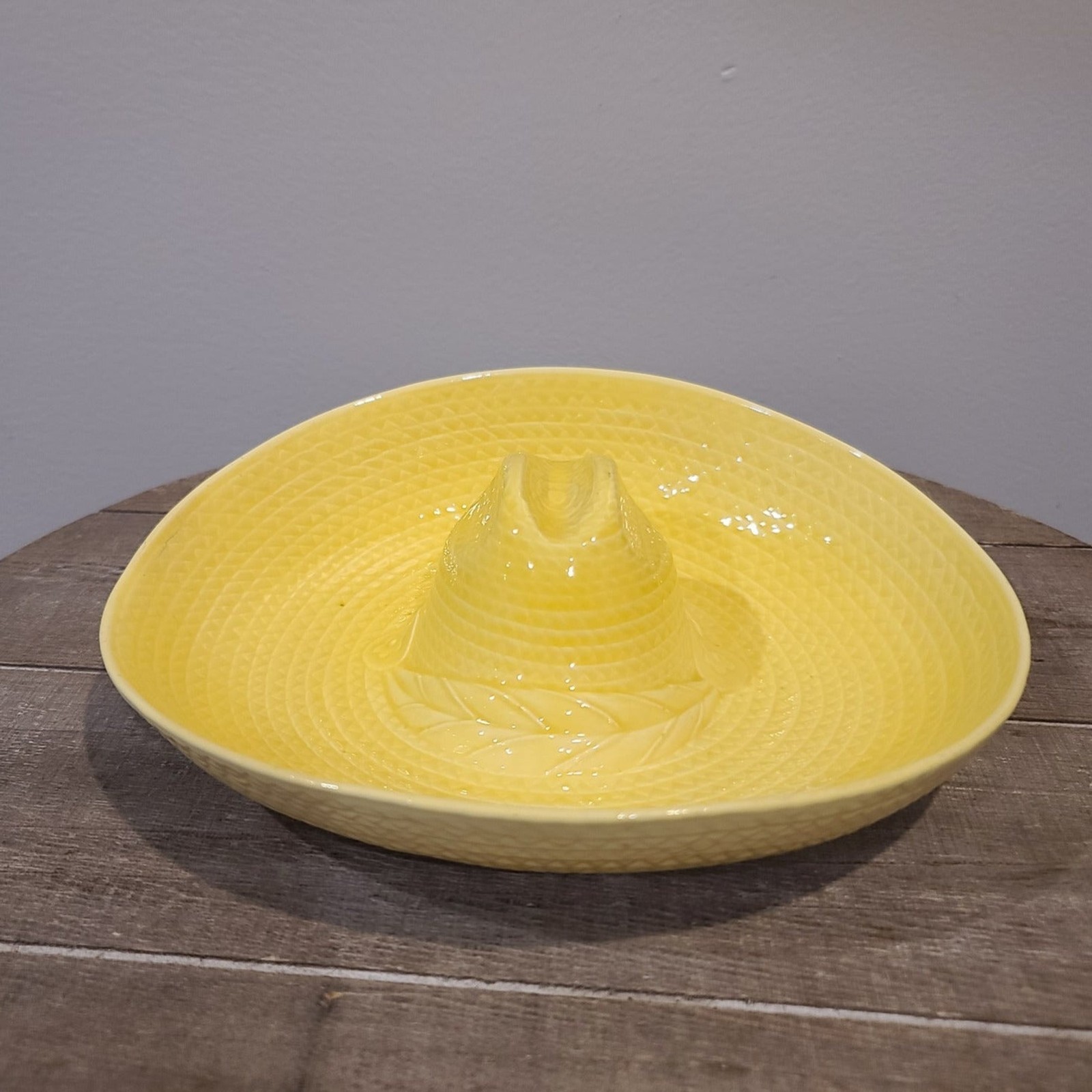 Rare Metlox Poppytrail Sombrero Ashtray Candy dish in all Yellow 9\