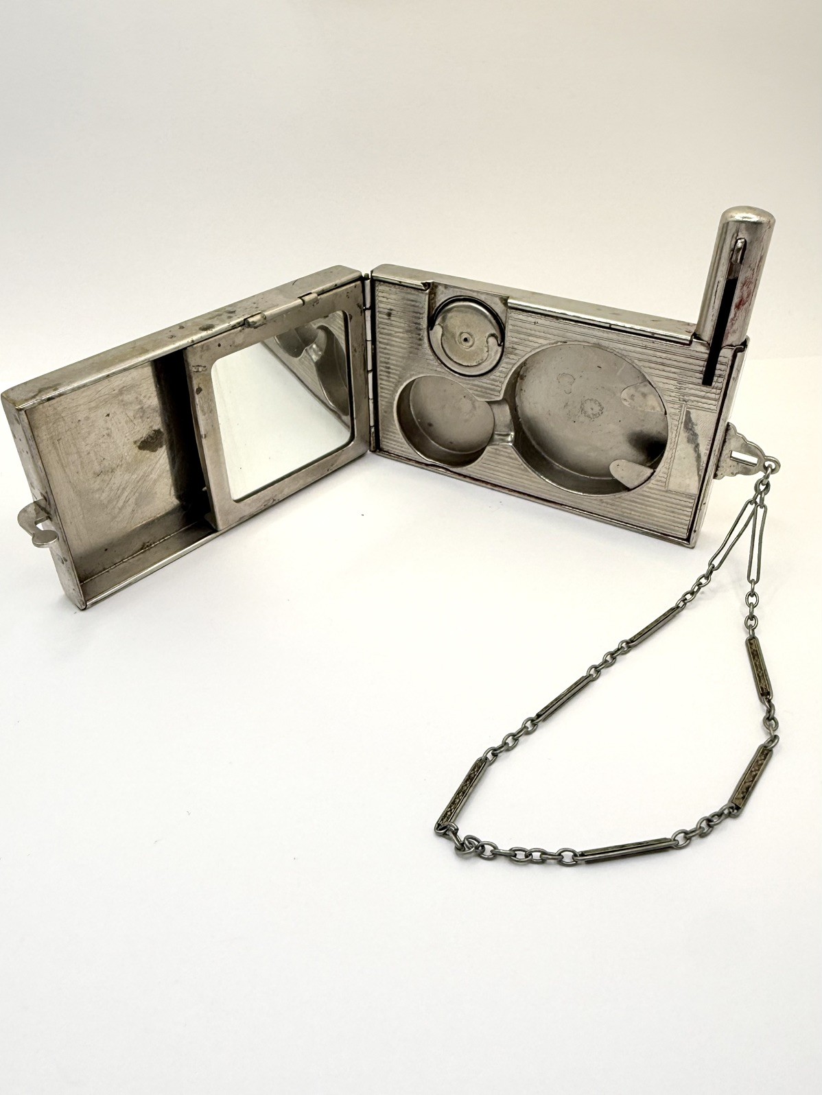 Antique Art Deco Wristlet vanity purse Compact Plated 
