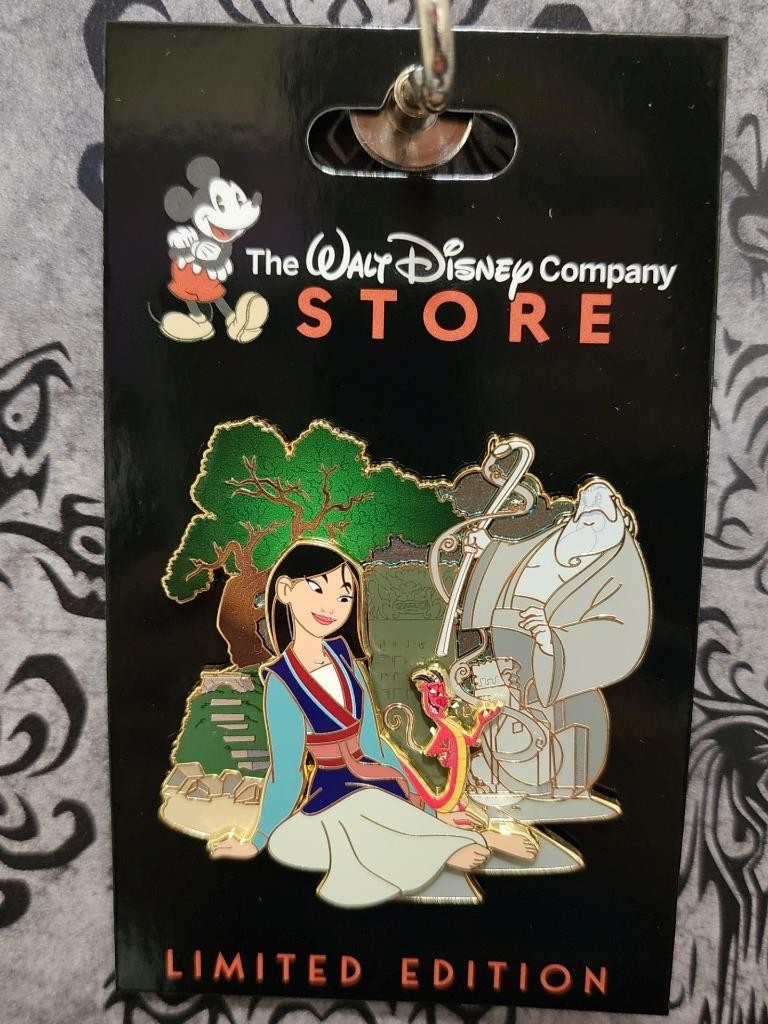 DEC WDCS D23 2026 Role Models Mulan Mushu Ancestor LE 400 Disney Pin