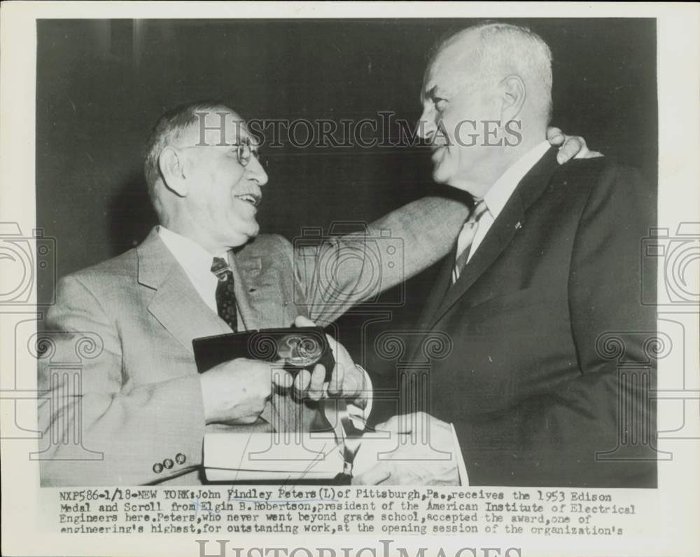 1954 Press Photo John Findley Peters receives Edison Medal & Scroll award, NY