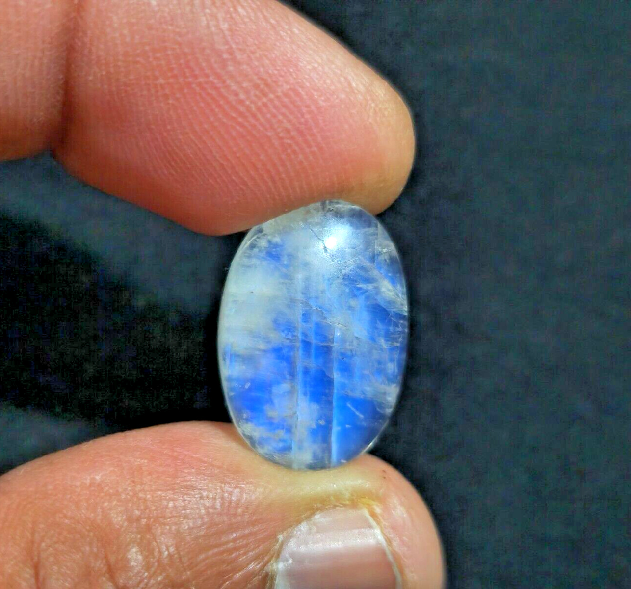 Gorgeous 14.50 Ct Rainbow Moonstone Oval Shape Size 20.50x16x6 mm Loose Gemstone