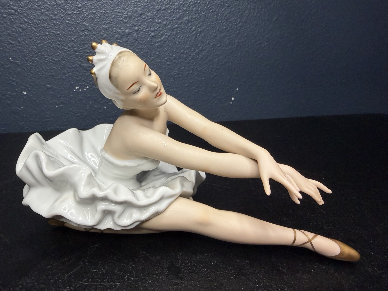 VTG Wallendorf 1764 Porcelain Ballerina Figurine 1690 Germany Ballet Dancer Swan