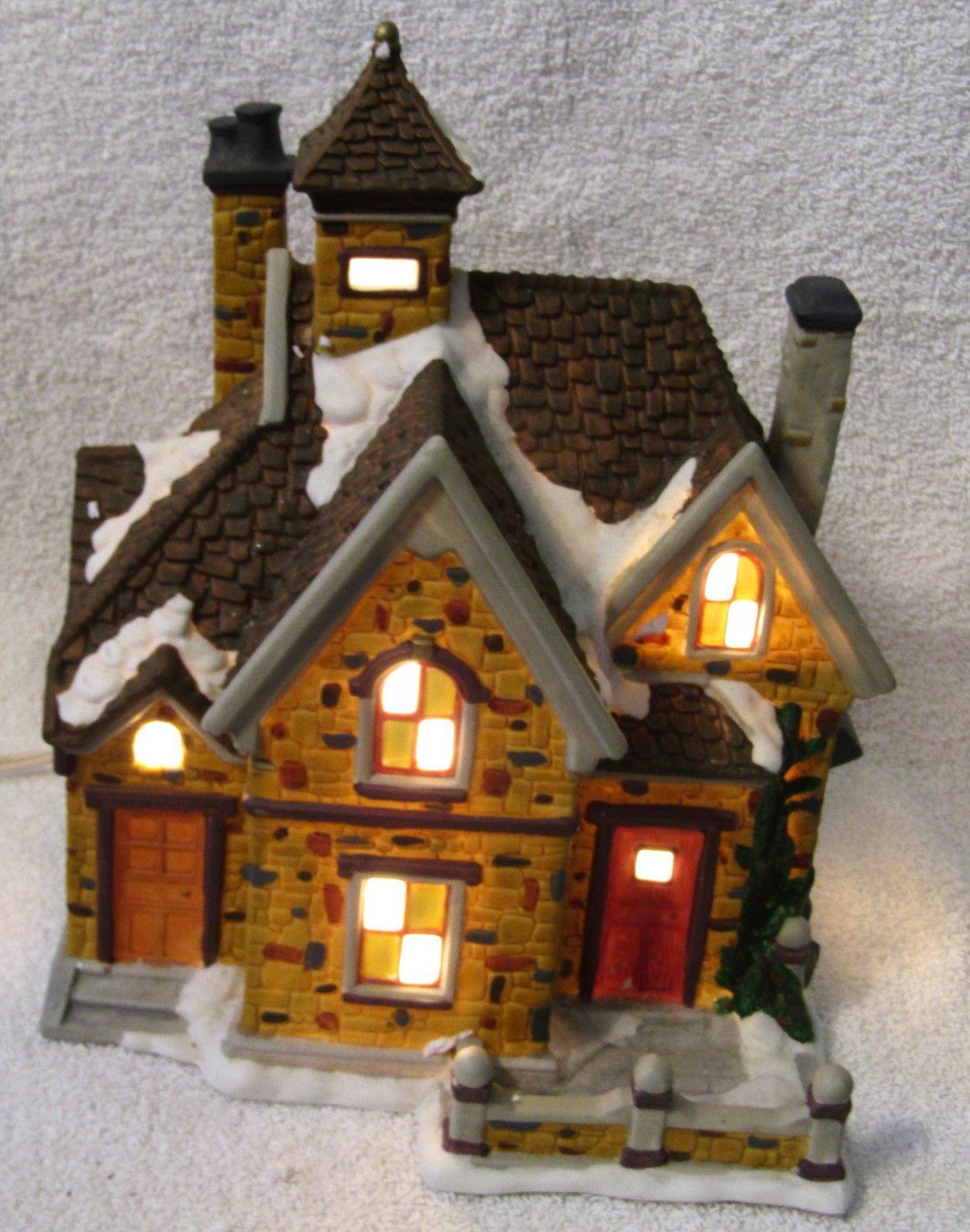 Vintage Copperfield Keepsake Porcelain Lighted House in Box.