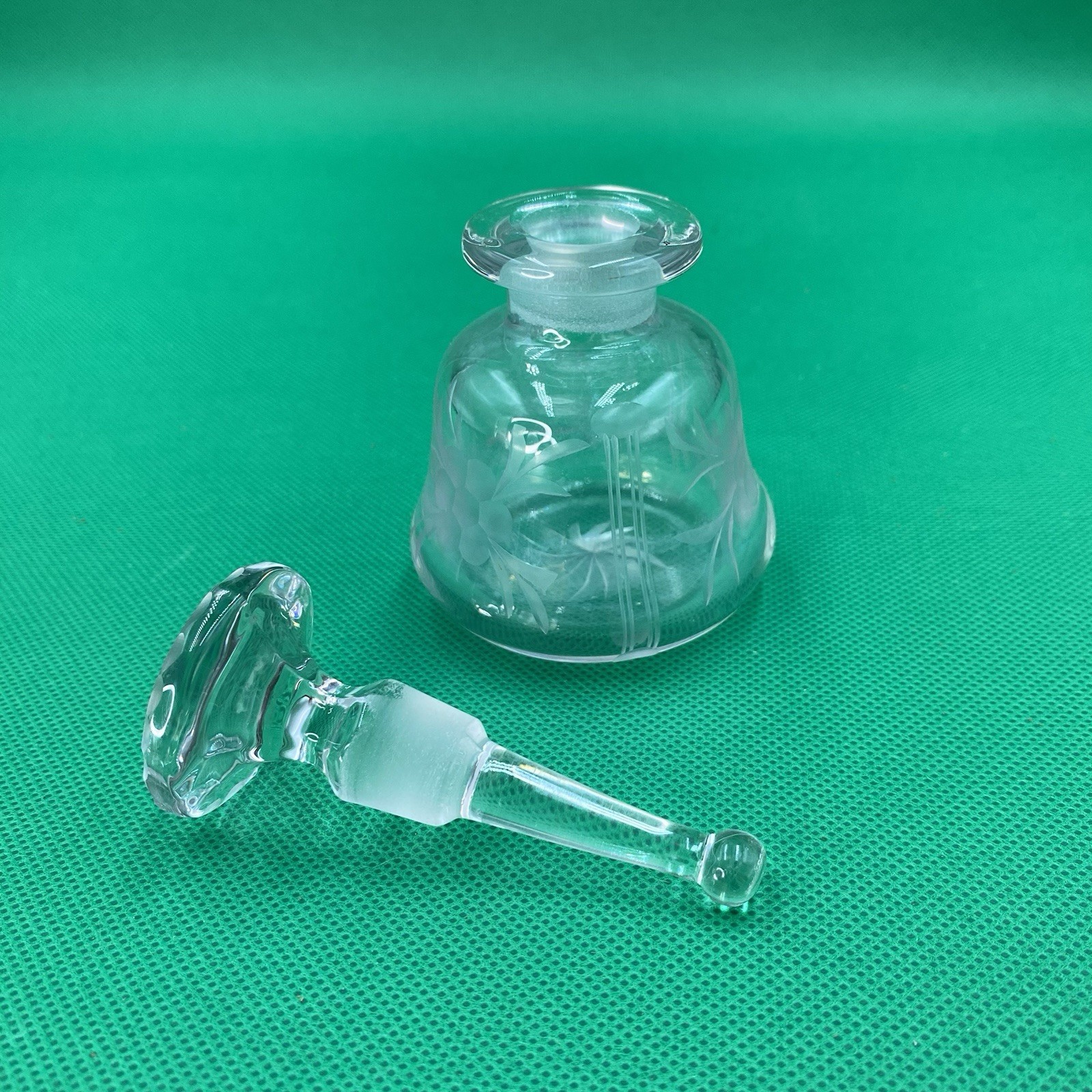 Heisey Yeoman Cut Perfume with Long Dripper Heisey Yeoman Cut Perfume with Long Dripper