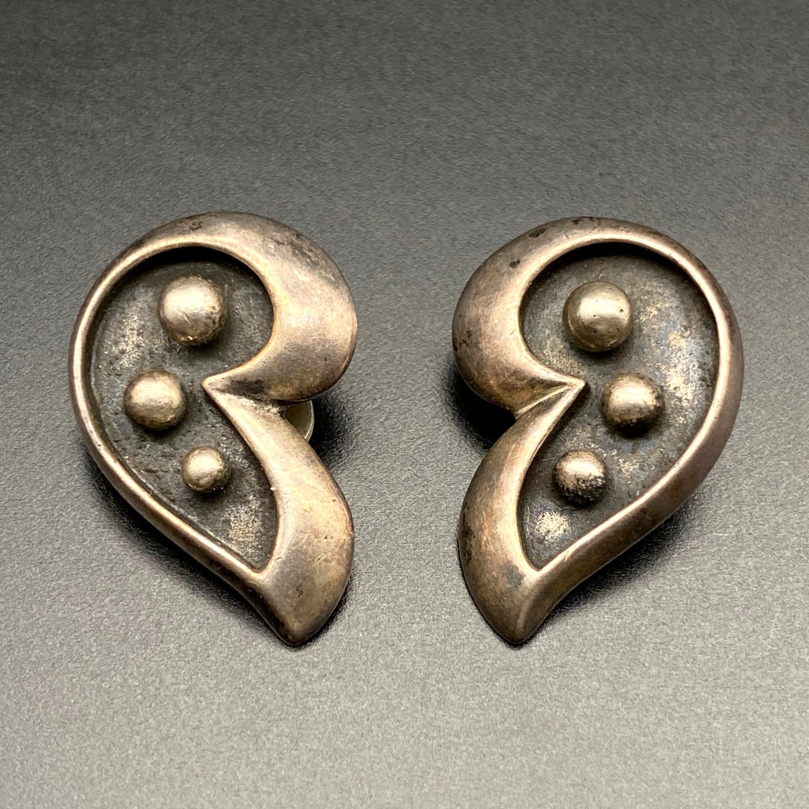 Vintage Navajo Kenneth Begay Hogan Native Sterling Silver Clip On Earrings