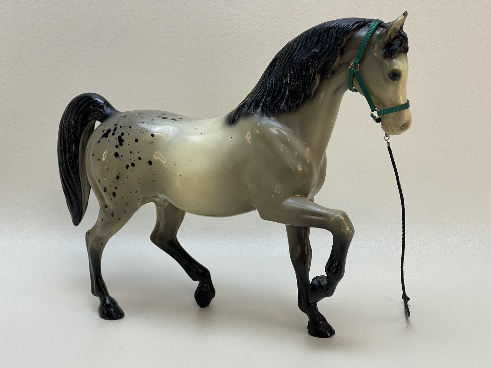 Breyer Vintage Glossy Grey Fleck Family Arabian Stallion FLECK w/Lead
