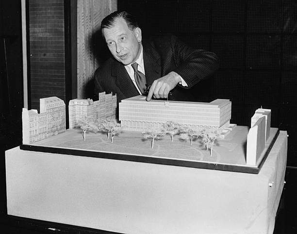 Eero Saarinen With The Model Of The New Proposed Us Embassy 1956 OLD PHOTO