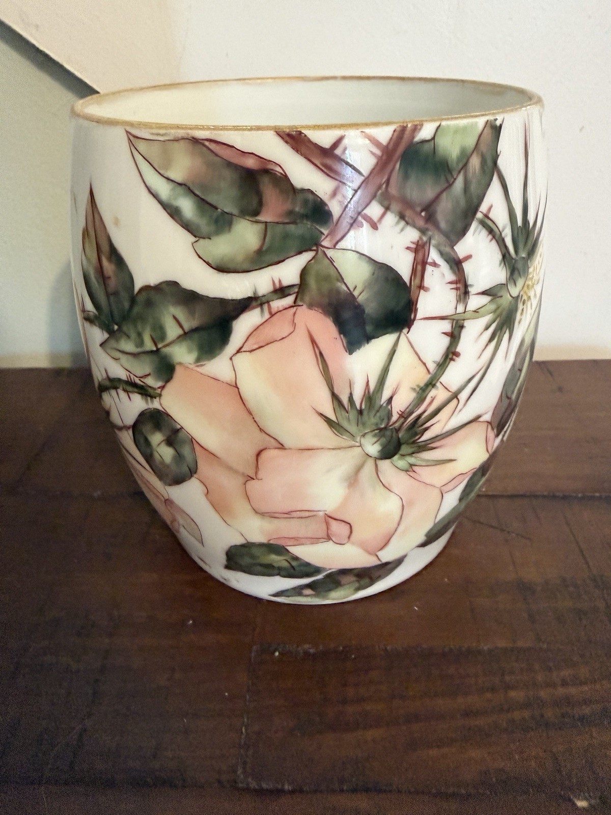 T&V Limoges France Vase  Vessel Thorns Roses Tressemanes & Vogt 1892 -1907 Mark