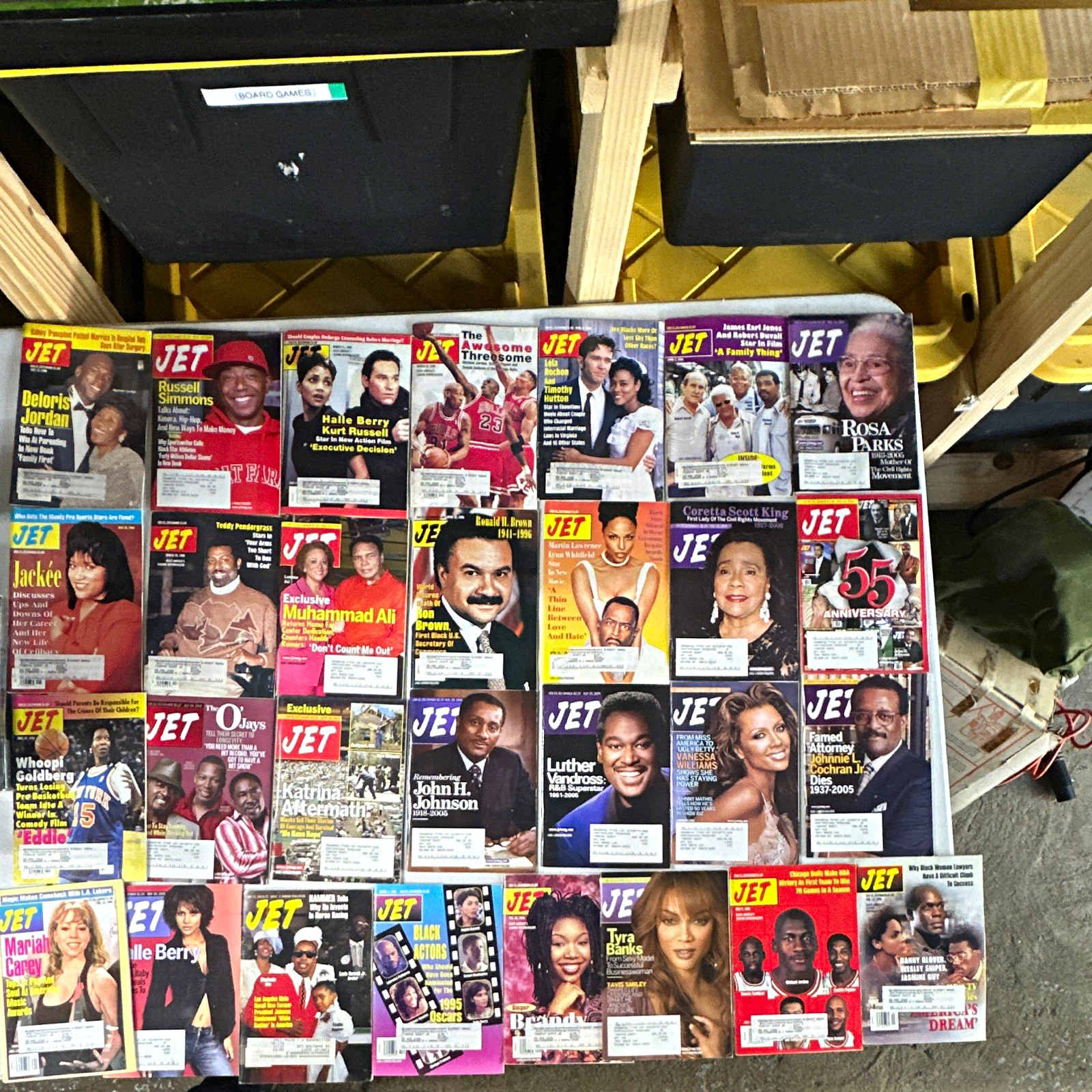 JET Magazine Lot, Multiple Issues, Black Americana Michael Jordan Halle Berry 