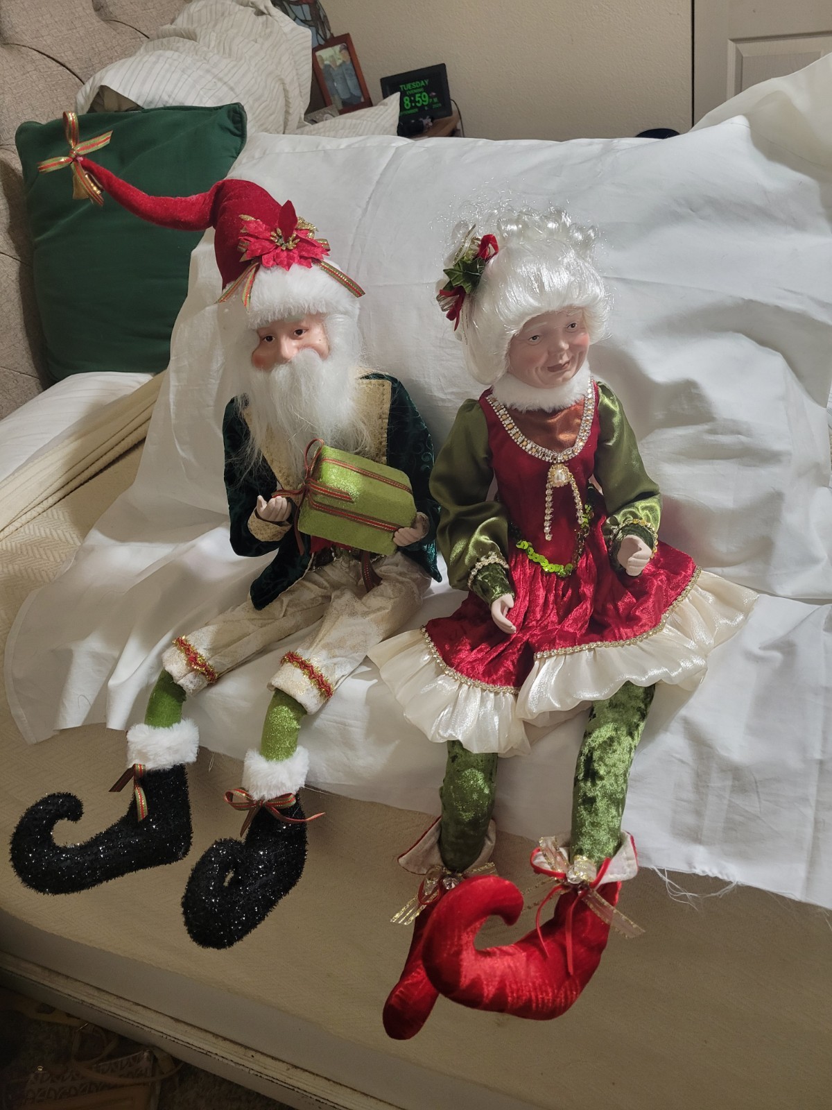 Rachel Zoe? Mr & Mrs Santa Clause Shelf Sitters 22 & 25\