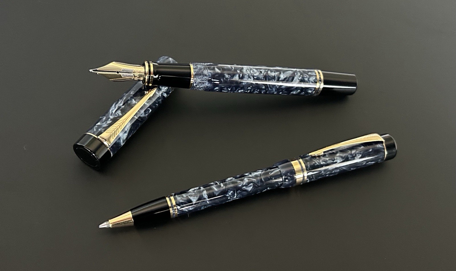 Parker Duofold Blue Marble 18K Fountain Pen Set M Never Used + Biro & Warranty