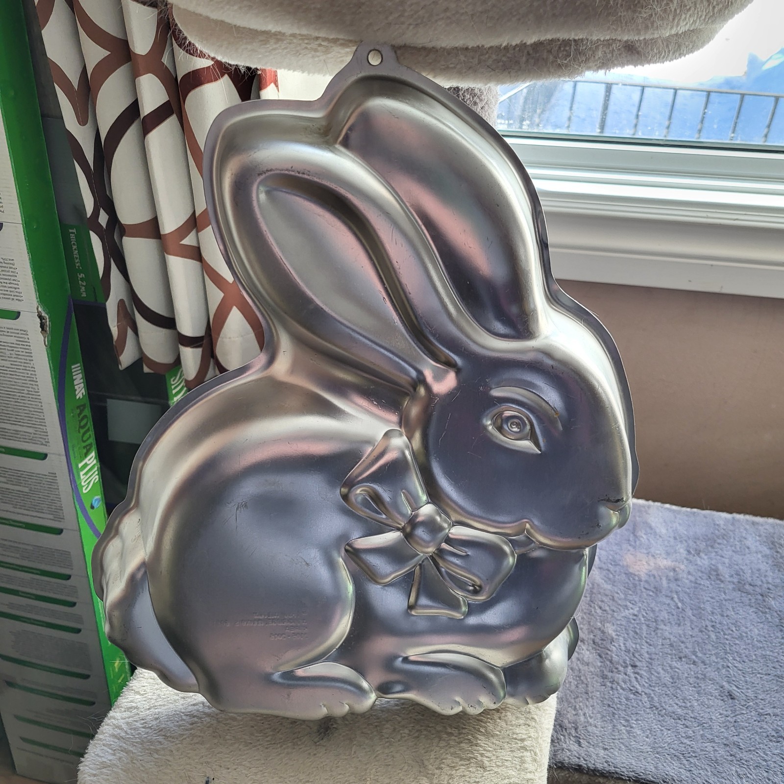 Wilton Cottontail Bunny Rabbit Easter Cake Baking Pan 2105-2015 VINTAGE Wilton Cottontail Bunny Rabbit Easter Cake Baking Pan 2105-2015 VINTAGE