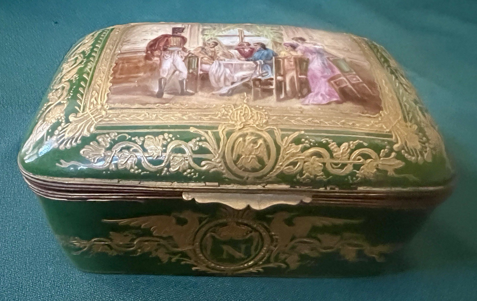 NAPOLEONIC HAND PAINTED GORGEOUS ENAMELED FRENCH PORCELAIN ANTIQUE CASKET BOX