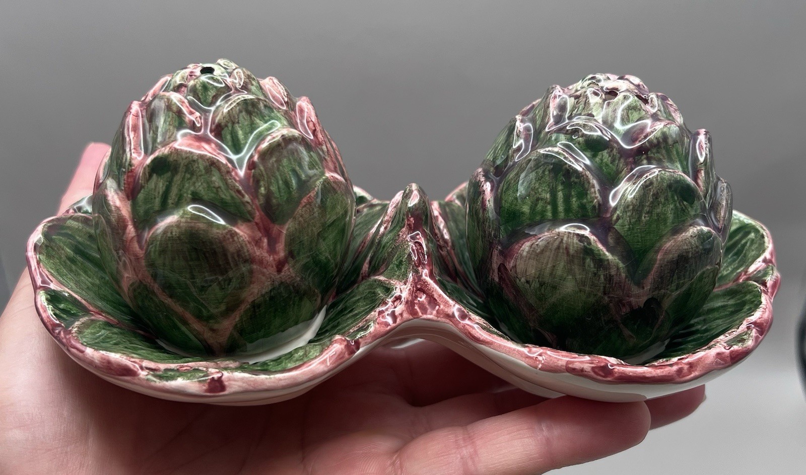 VTG RARE OLFAIRE Portugal Artichoke Salt and Pepper Shakers with Base Majolica