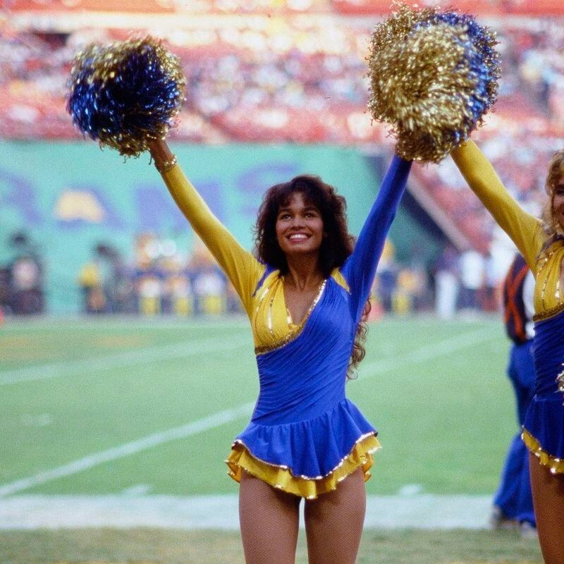BEAUTIFUL RAMS CHEERLEADERS 8X10 Photo