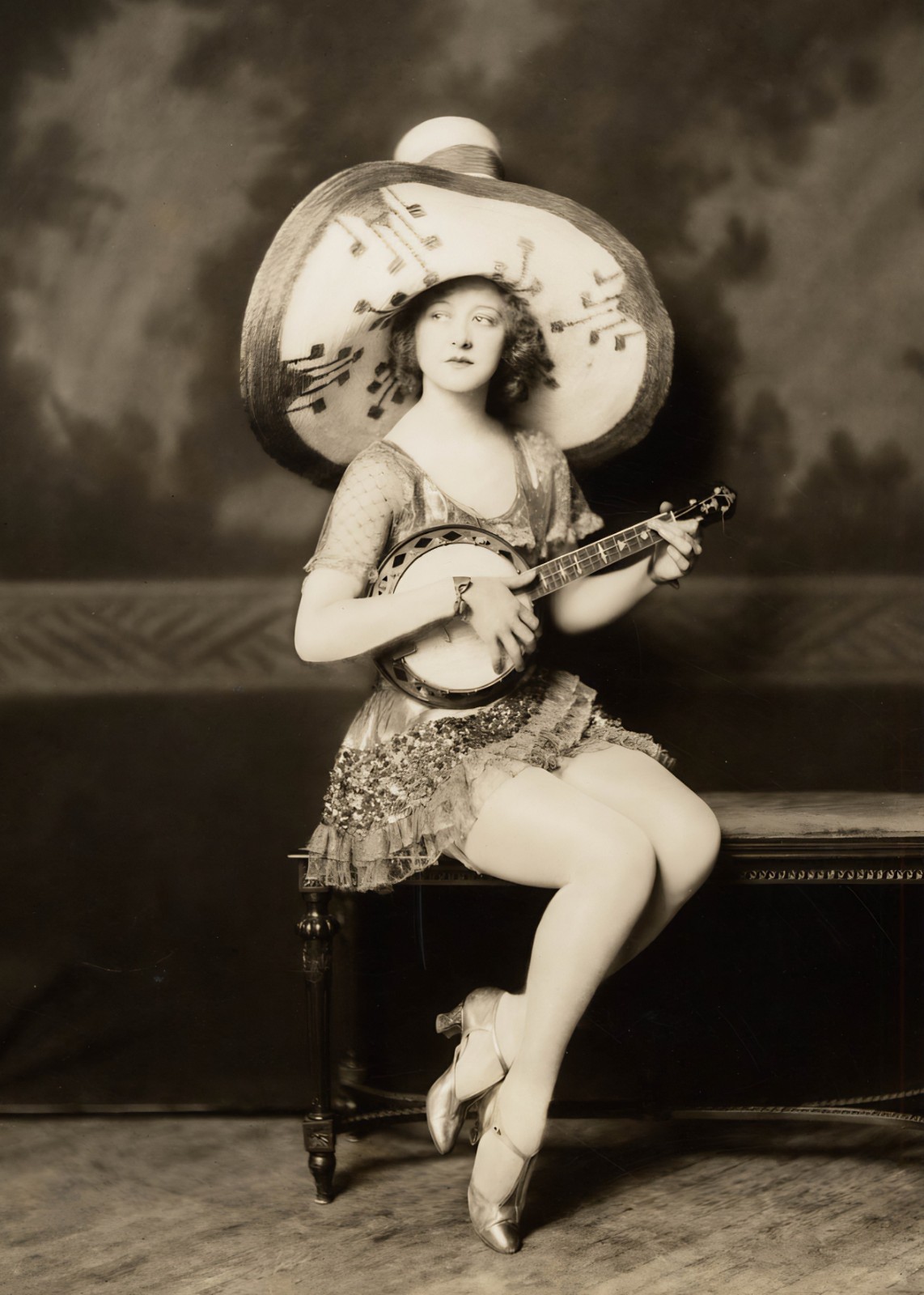 ADA MAY WEEKS Ziegfeld Follies Actor with Banjo 1927 - Photo Image 5 x 7 in ADA MAY WEEKS Ziegfeld Follies Actor with Banjo 1927 - Photo Image 5 x 7 in