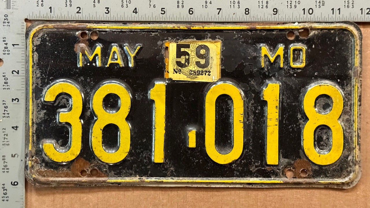 1959 Missouri license plate 381-018 YOM DMV Ford Chevy Dodge 23862