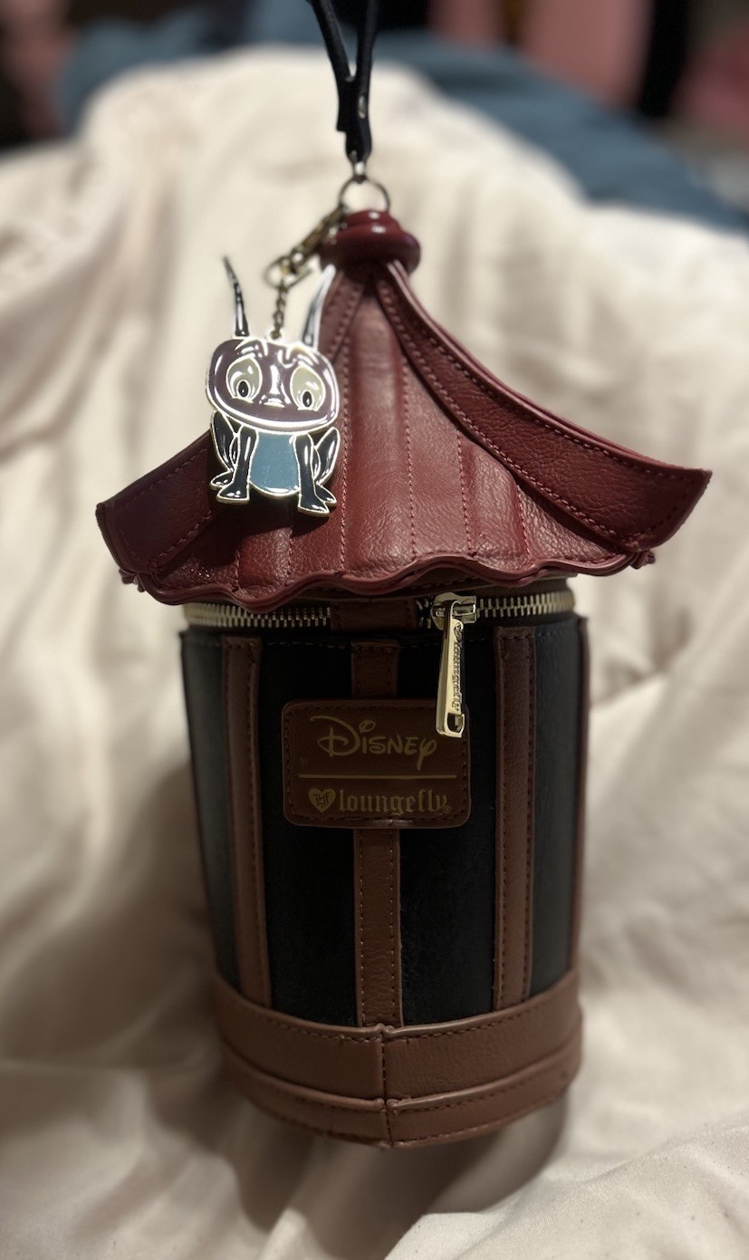 Rare 2019 Loungefly Mulan Lantern Purse Disney Princess Never Worn Without Tags Rare 2019 Loungefly Mulan Lantern Purse Disney Princess Never Worn Without Tags