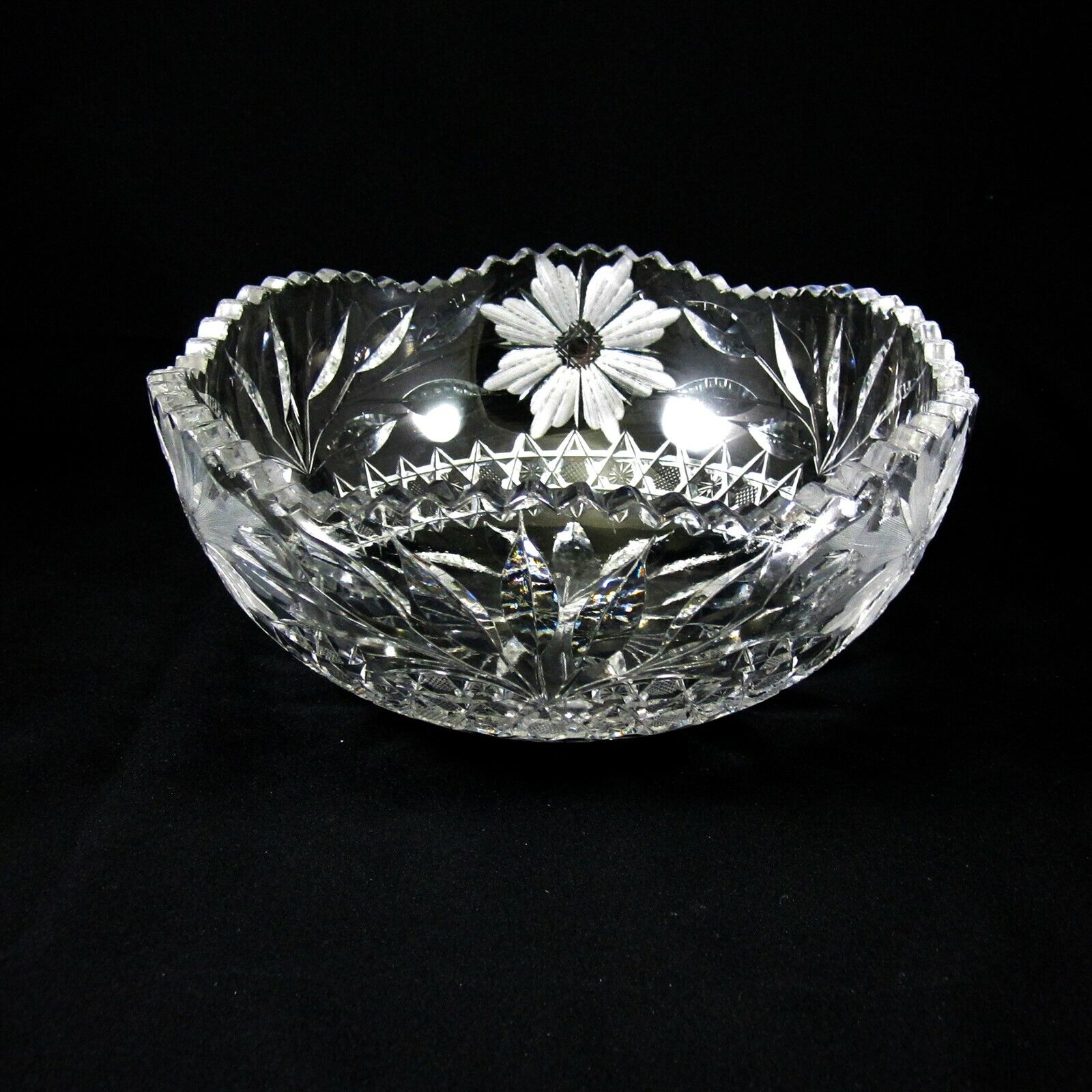 American Brilliant Cut Glass Antique Bowl Saw Tooth Daisy Leaf Pattern