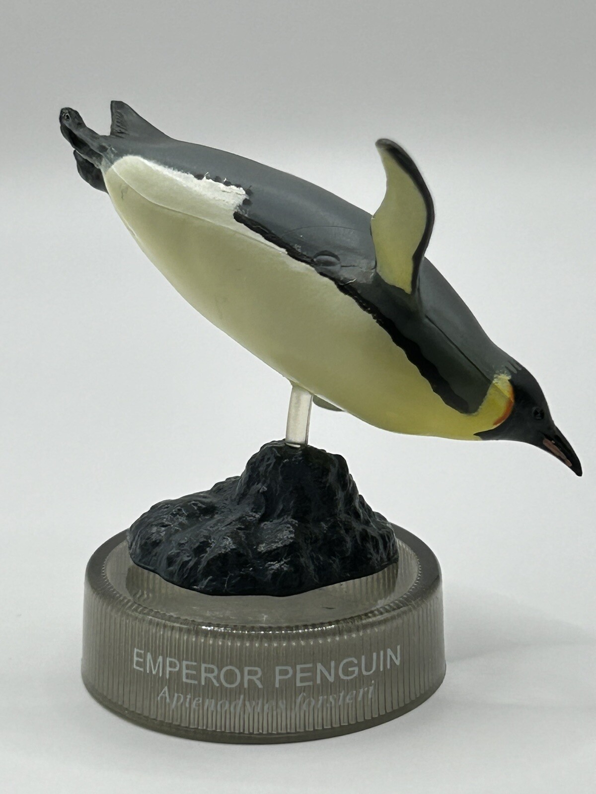 Kaiyodo Penguin\'s  Bottle Cap Mini Figure Bird Animal Emperor Penguin Japananese