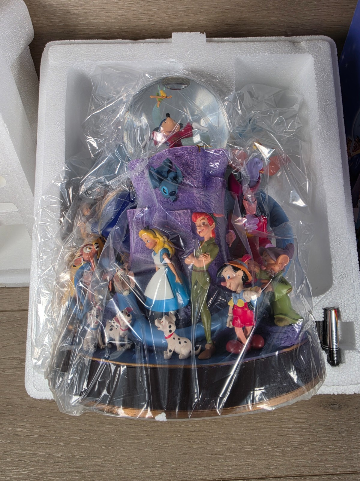 Disney Store Wonderful World Of Disney Snowglobe New In Box Plays Friend Like Me