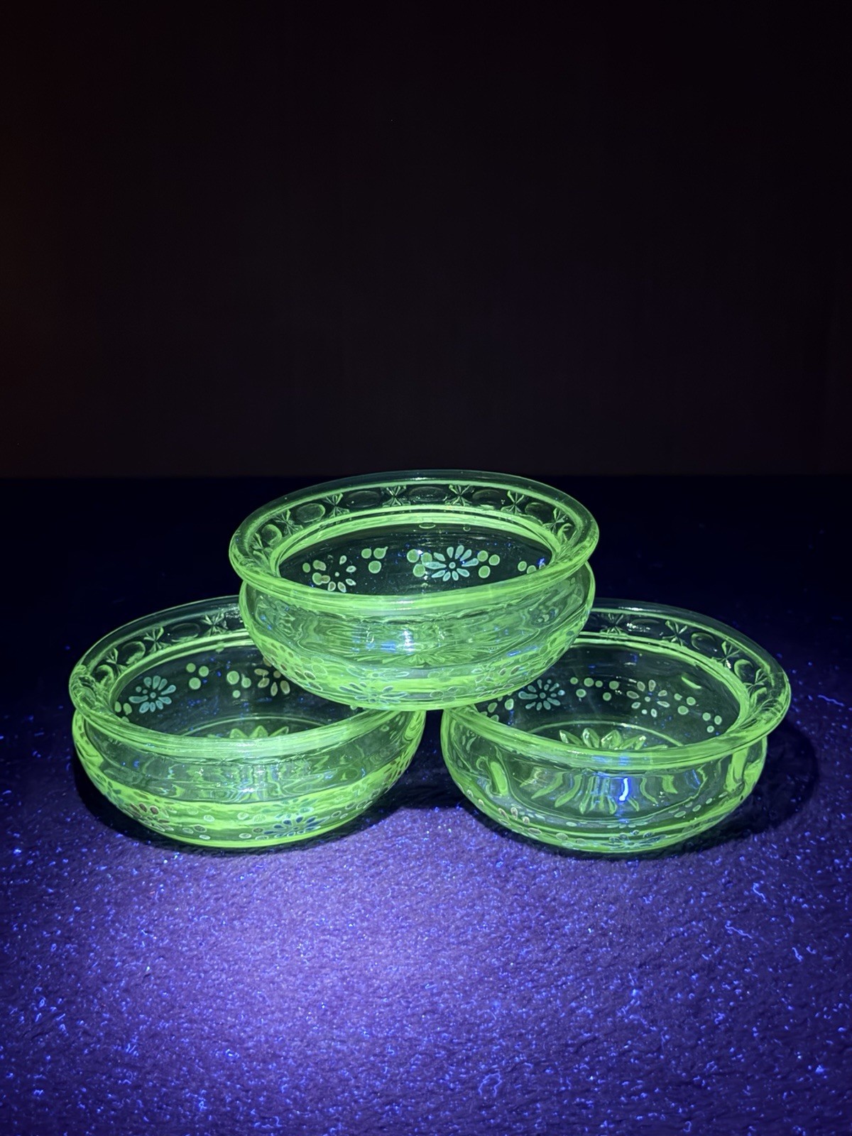 Vintage Clear Glass Drink Coasters Set 3 Enamel Flower Starburst Base 365nm UV