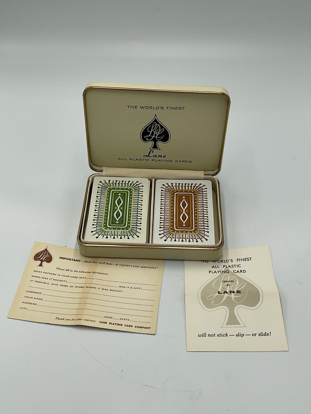 Vintage The World’s Finest Lane Plastic Playing Cards In Case Vintage The World’s Finest Lane Plastic Playing Cards In Case