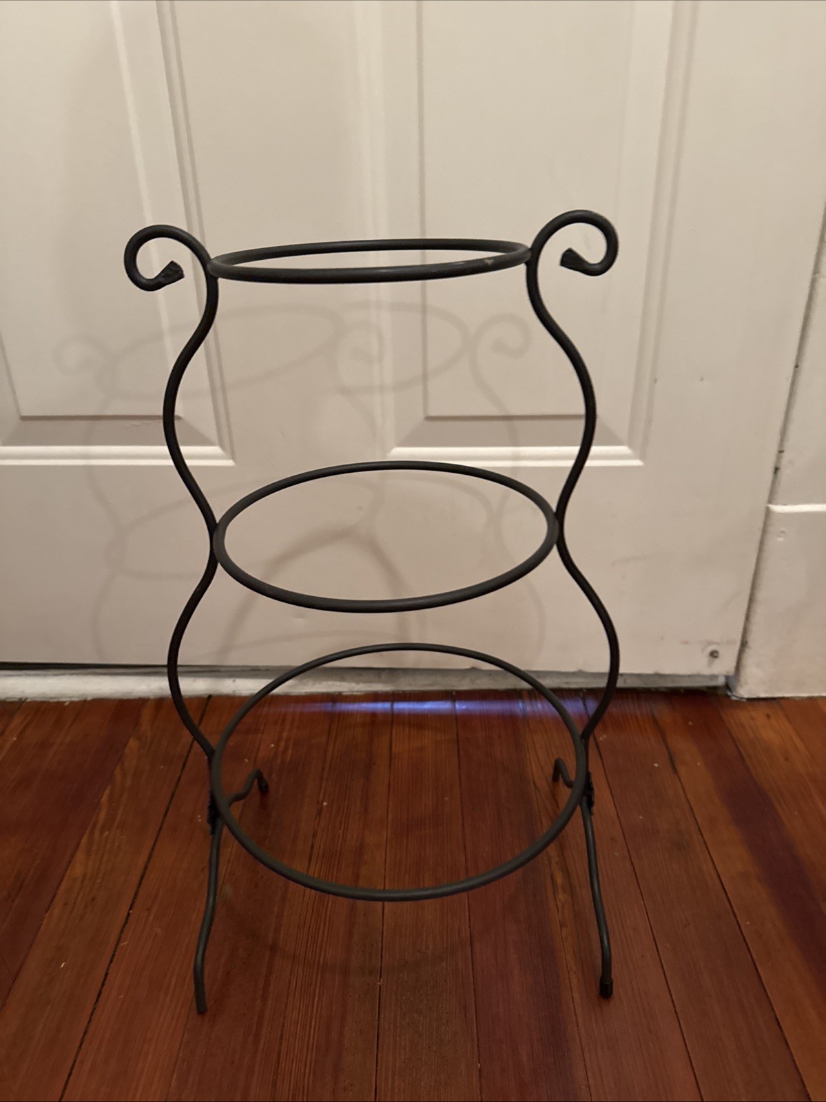 Longaberger 3 tier Wrought Iron Black Round stand 18\
