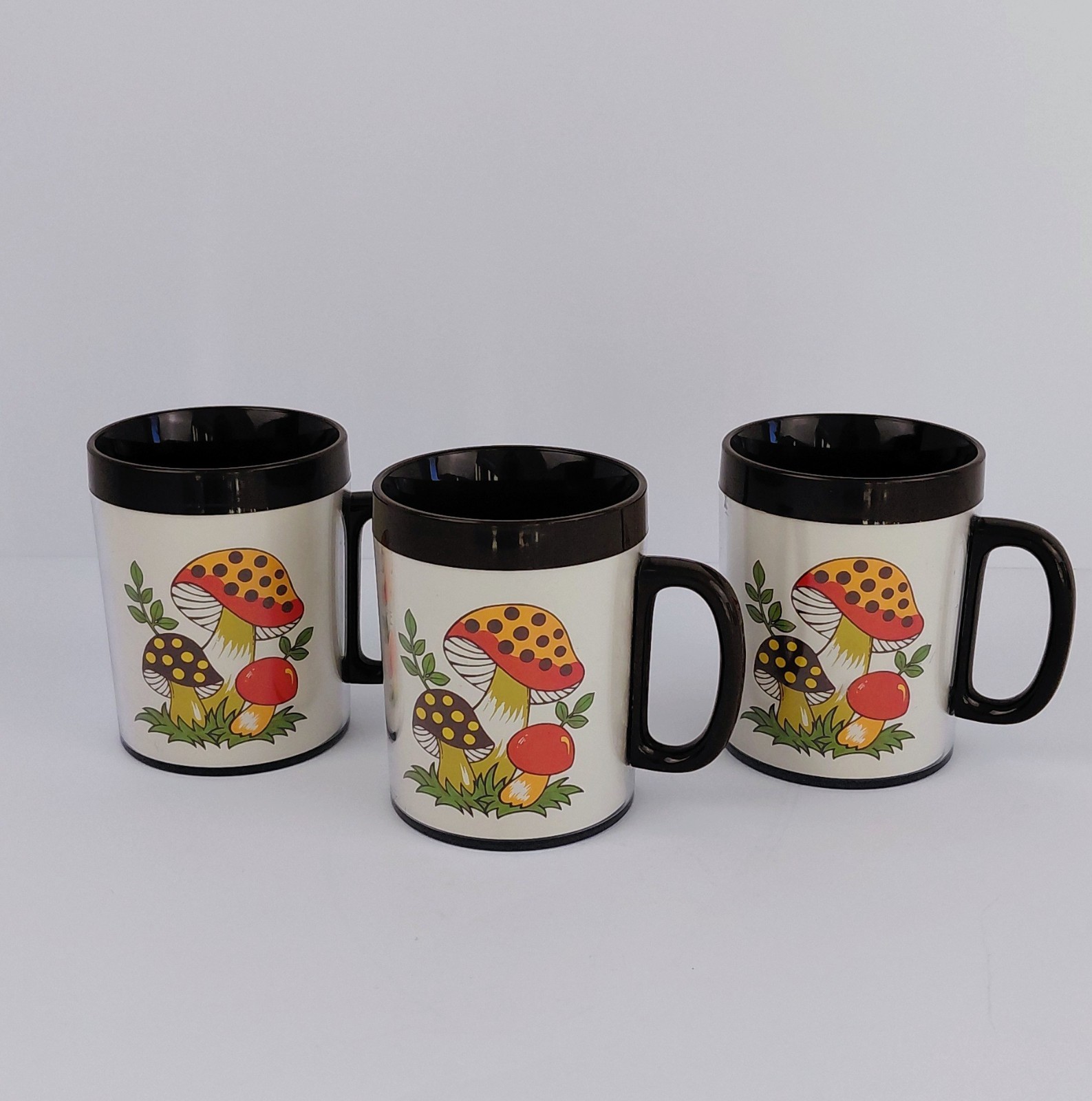 Set 3 VTG 70s Sears Roebuck Merry Mushroom Thermo Serv Plastic Coffee Mugs Cups