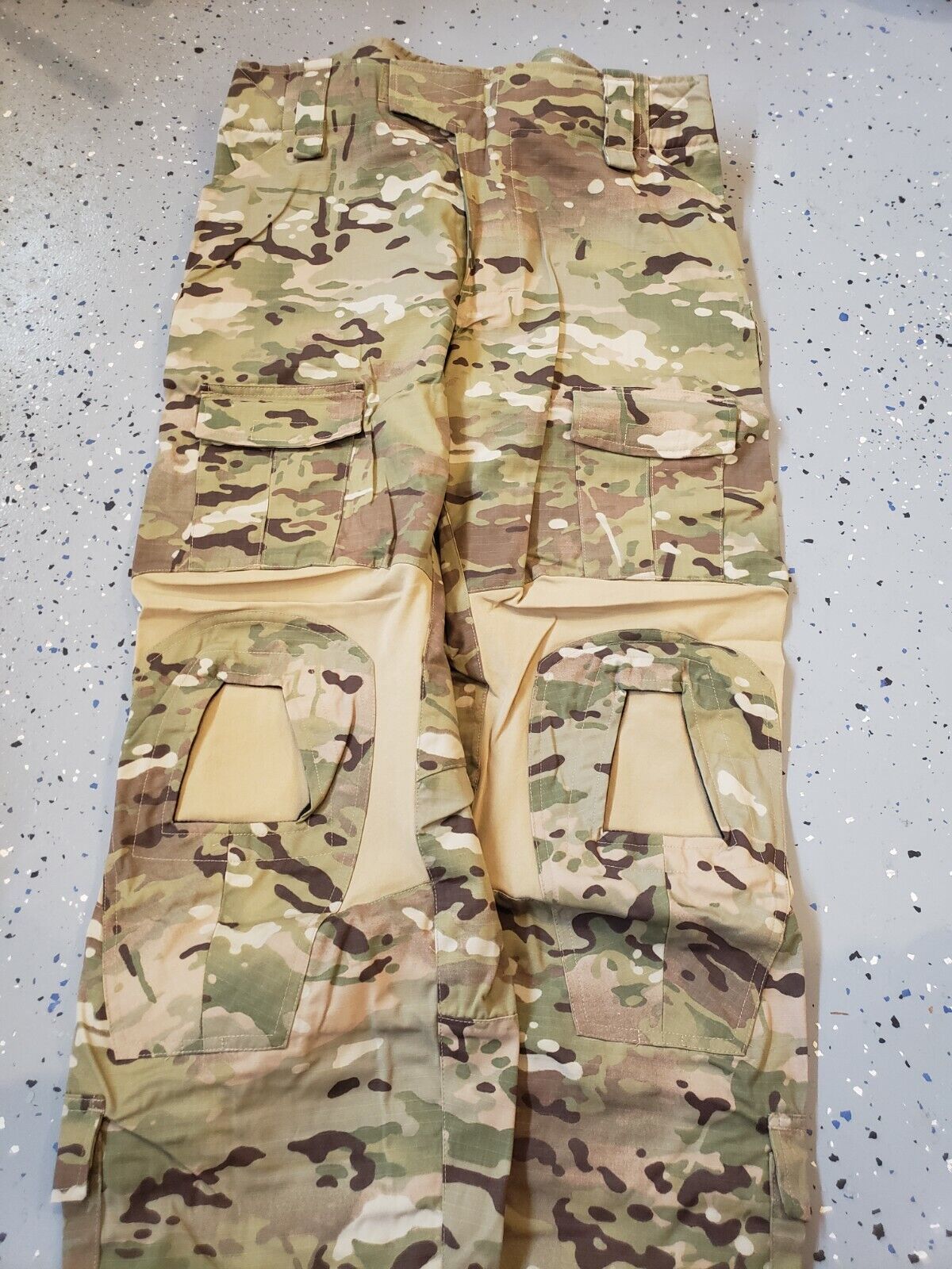 36R Crye Combat Pants, Brand New W/Knee pads
