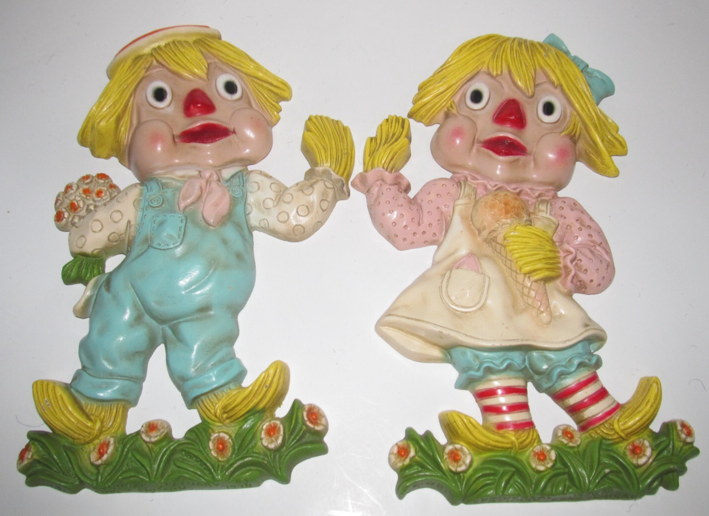 Vintage Universal Statuary 1978 Boy Girl Flirting Wall Decor   (WS)