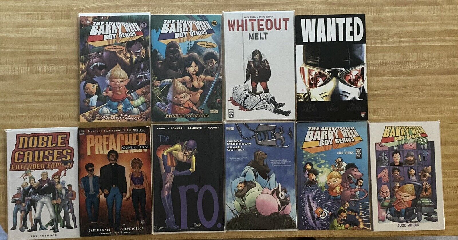DC AND INDEPENDENT GRAPHIC NOVEL LOT - 10 GRAPHICS