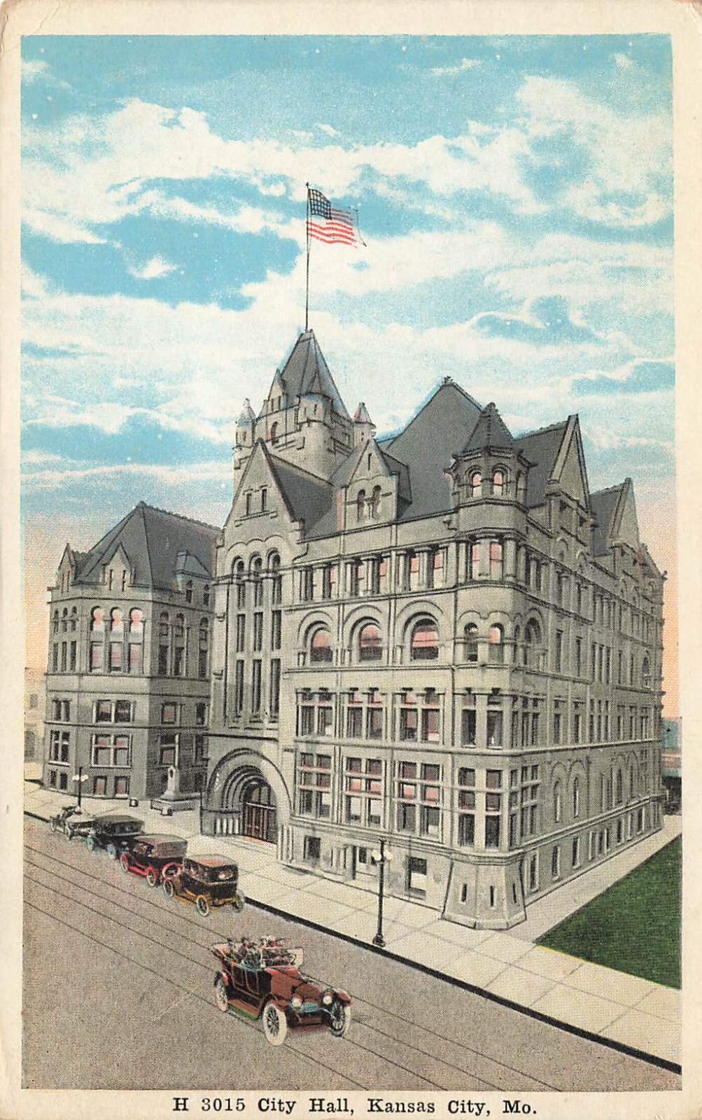 CITY HALL BUILDING AND STREET SCENE POSTCARD KANSAS CITY MO MISSOURI 1910s